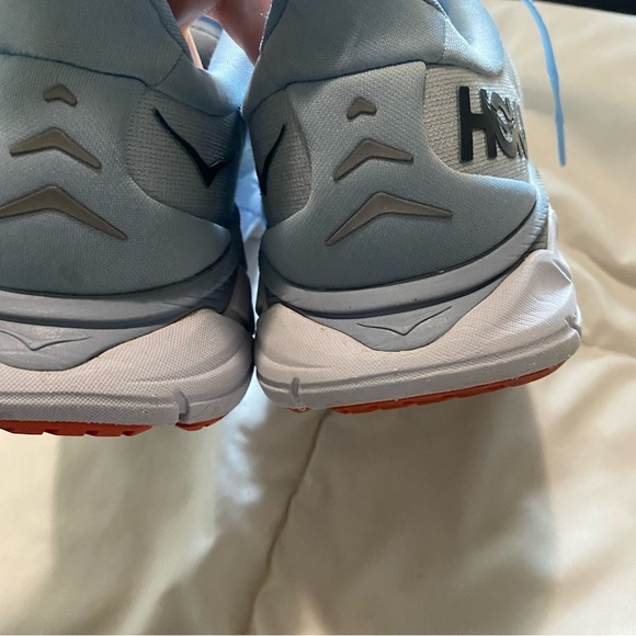HOKA Arahi 6 size 9 B - Picture 9 of 16
